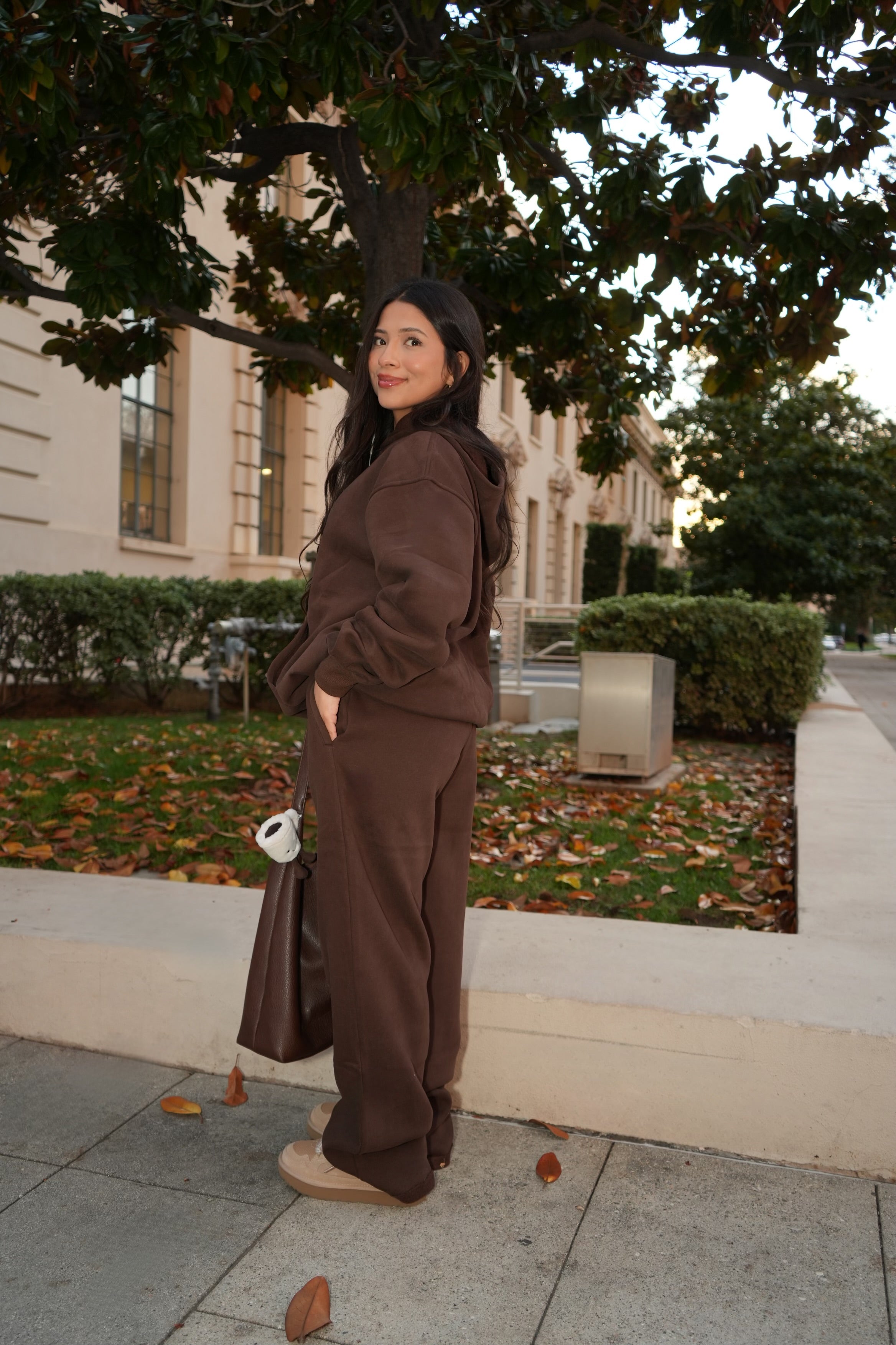 Serene Fleece Sweatpants (Dark Brown)