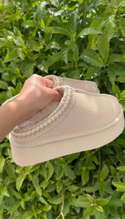 Snugg Tazz Platform Slippers