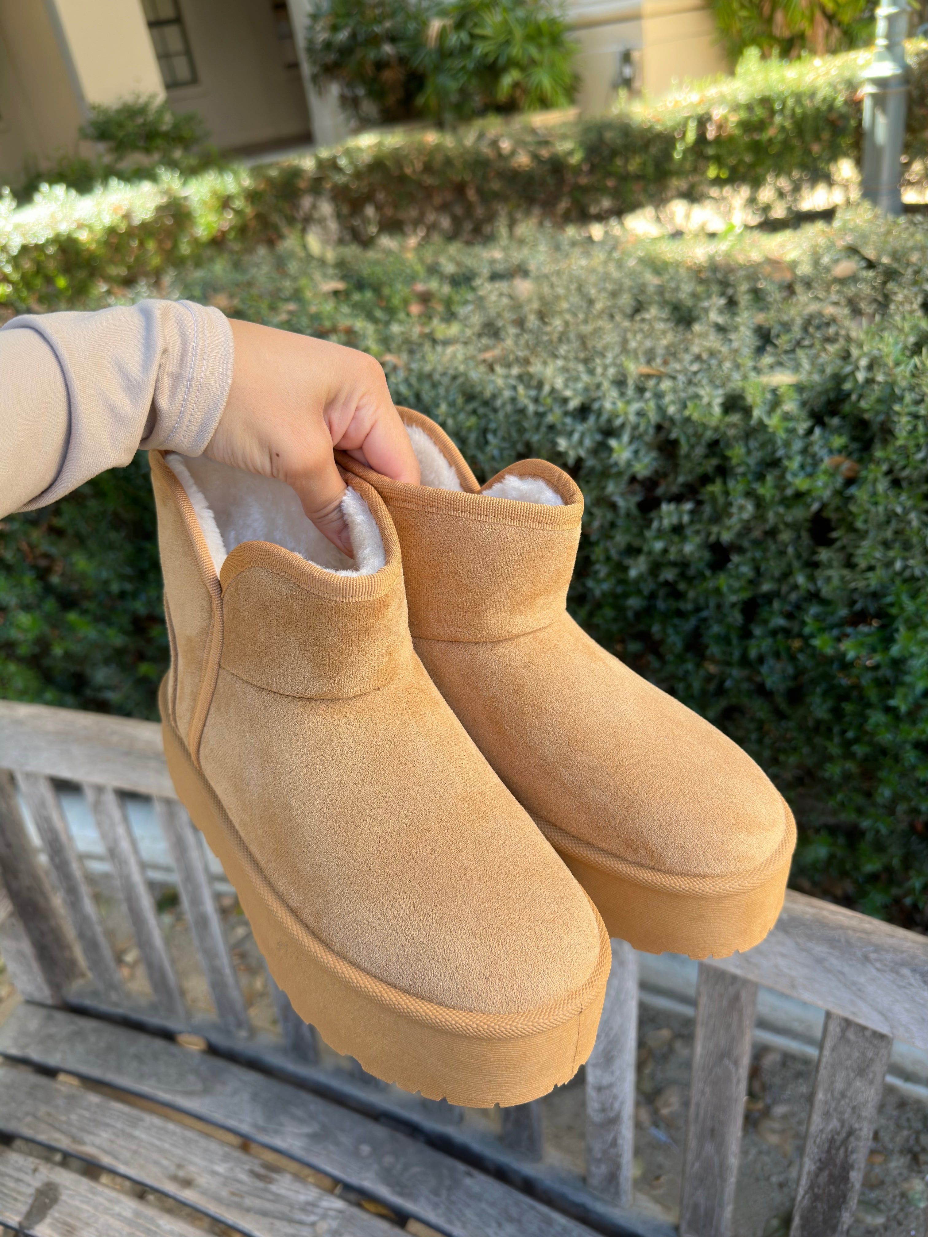 Snugg Mini Platform Boots (Chestnut)