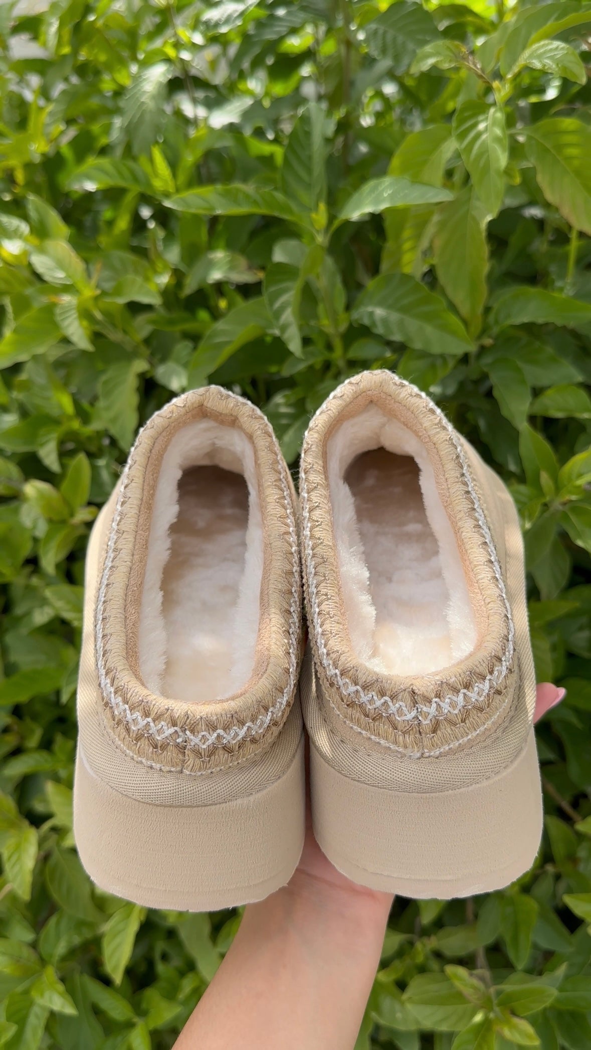 Snugg Tazz Platform Slippers