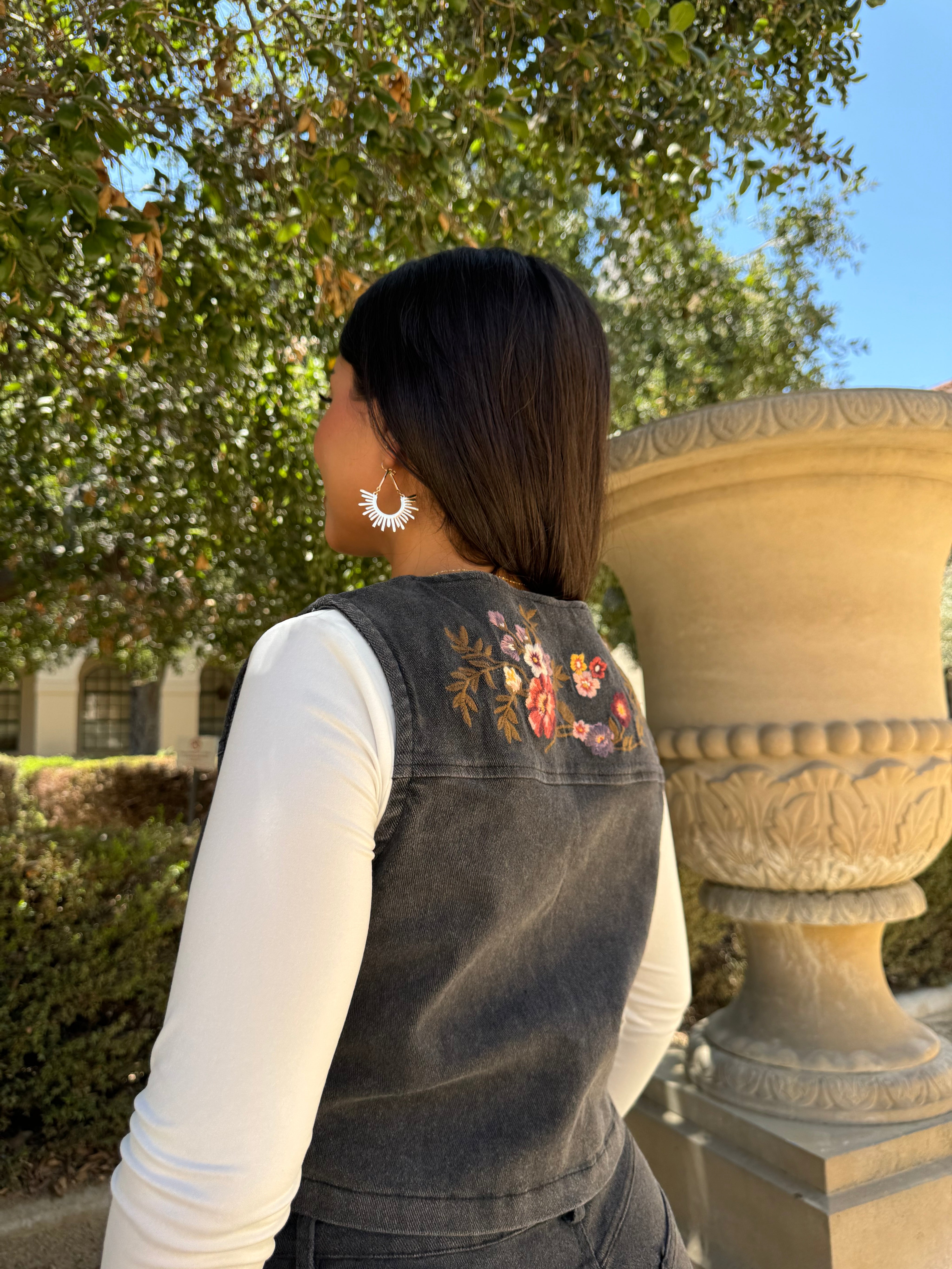 Nuestra Cultura Vest (Washed Black)