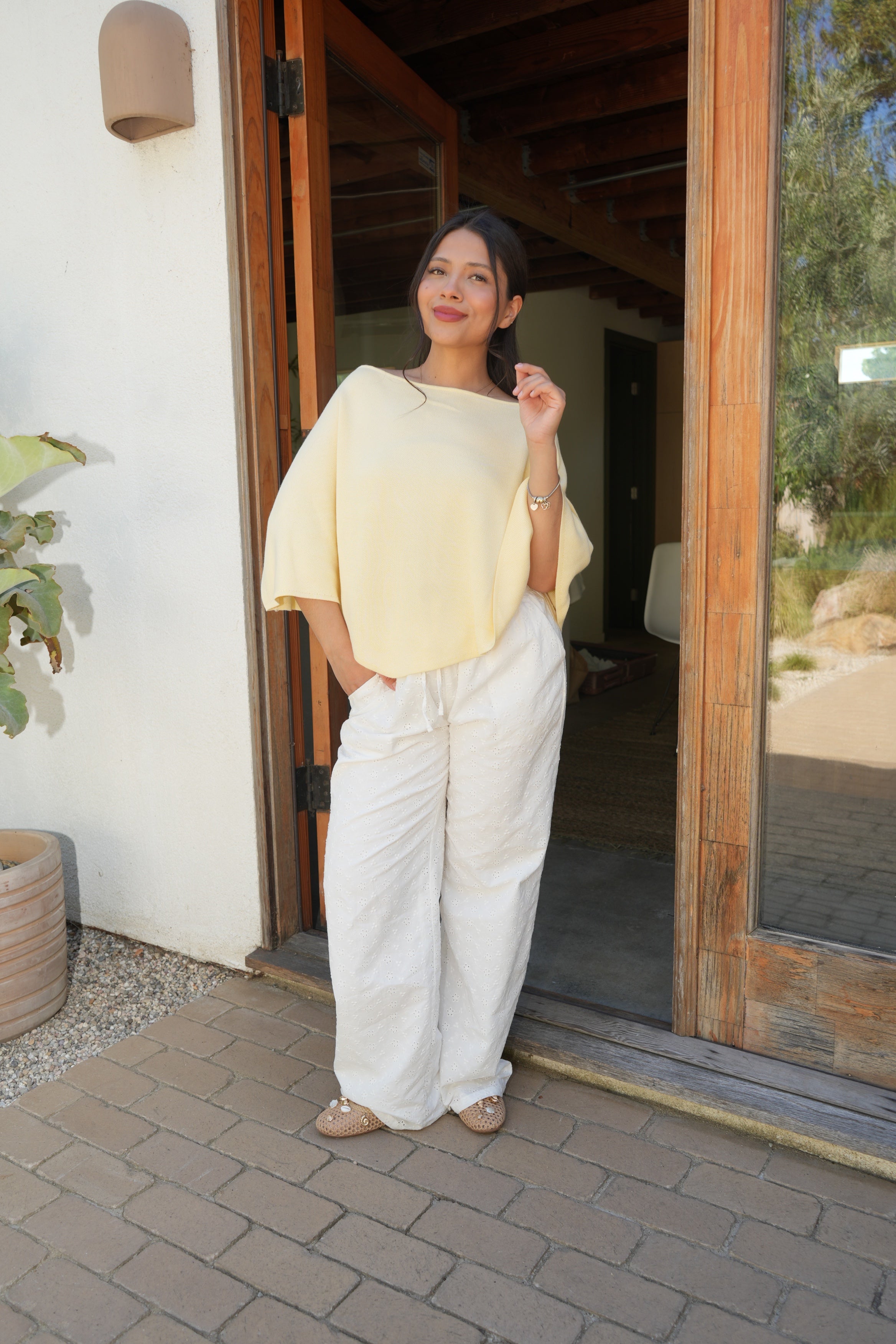 Sunbeam Poncho (Light Yellow)