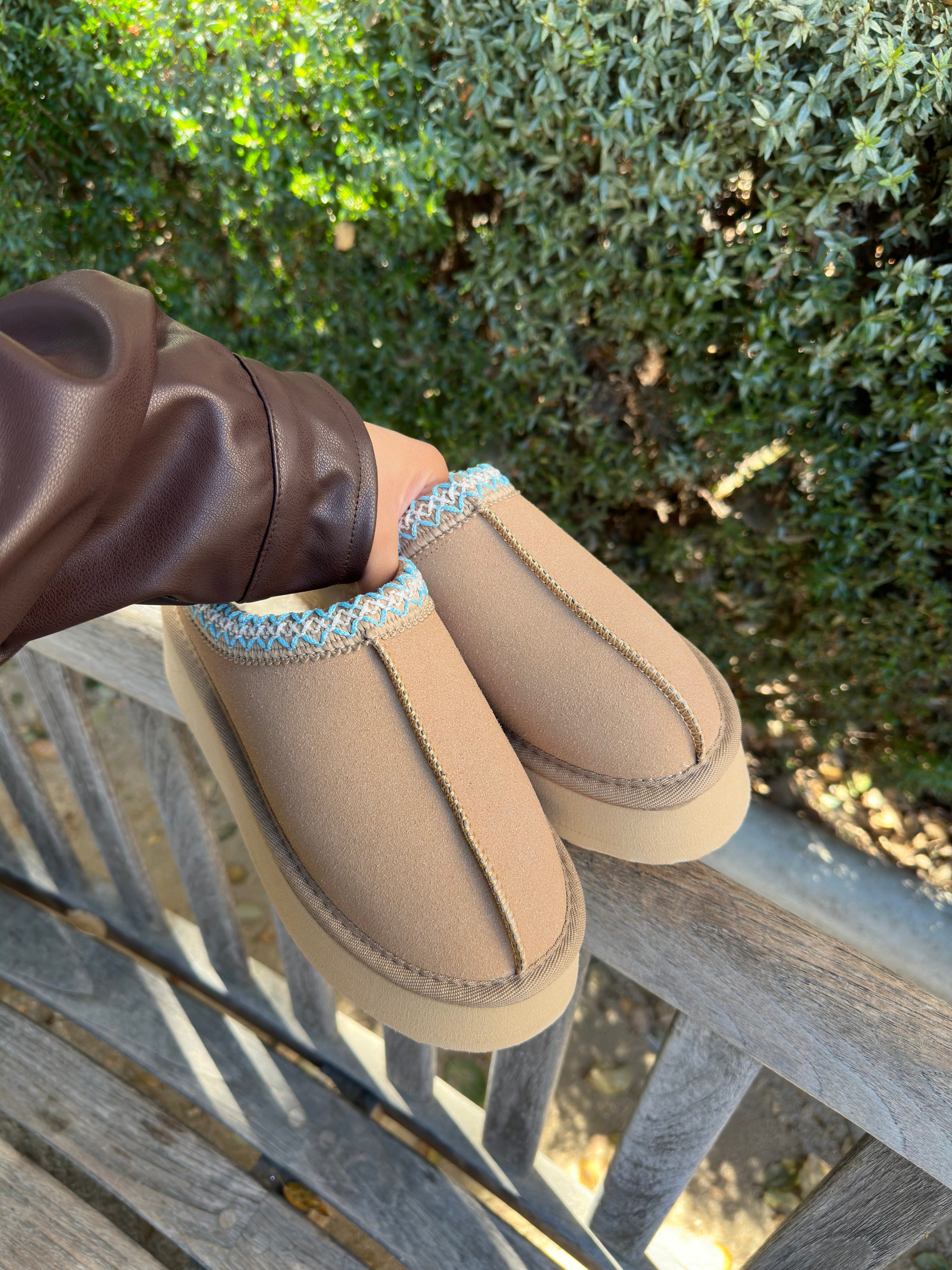 Snugg Tazz Platform Slippers