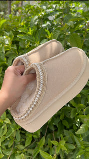 Snugg Tazz Platform Slippers