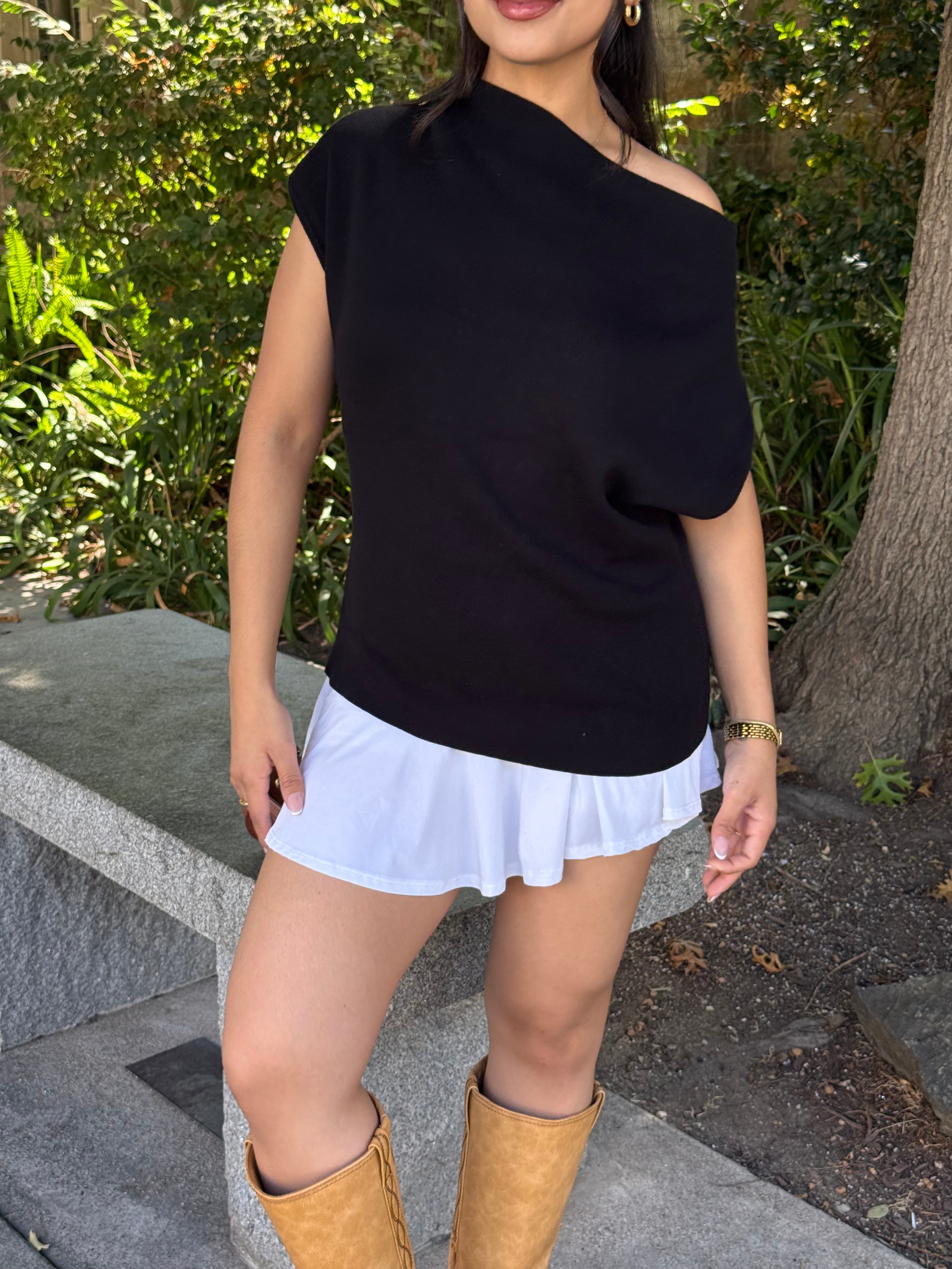 Dainty Pleated Skort (White)