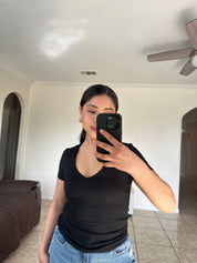 V-Neck Butter Short Sleeve Basic (Onyx)