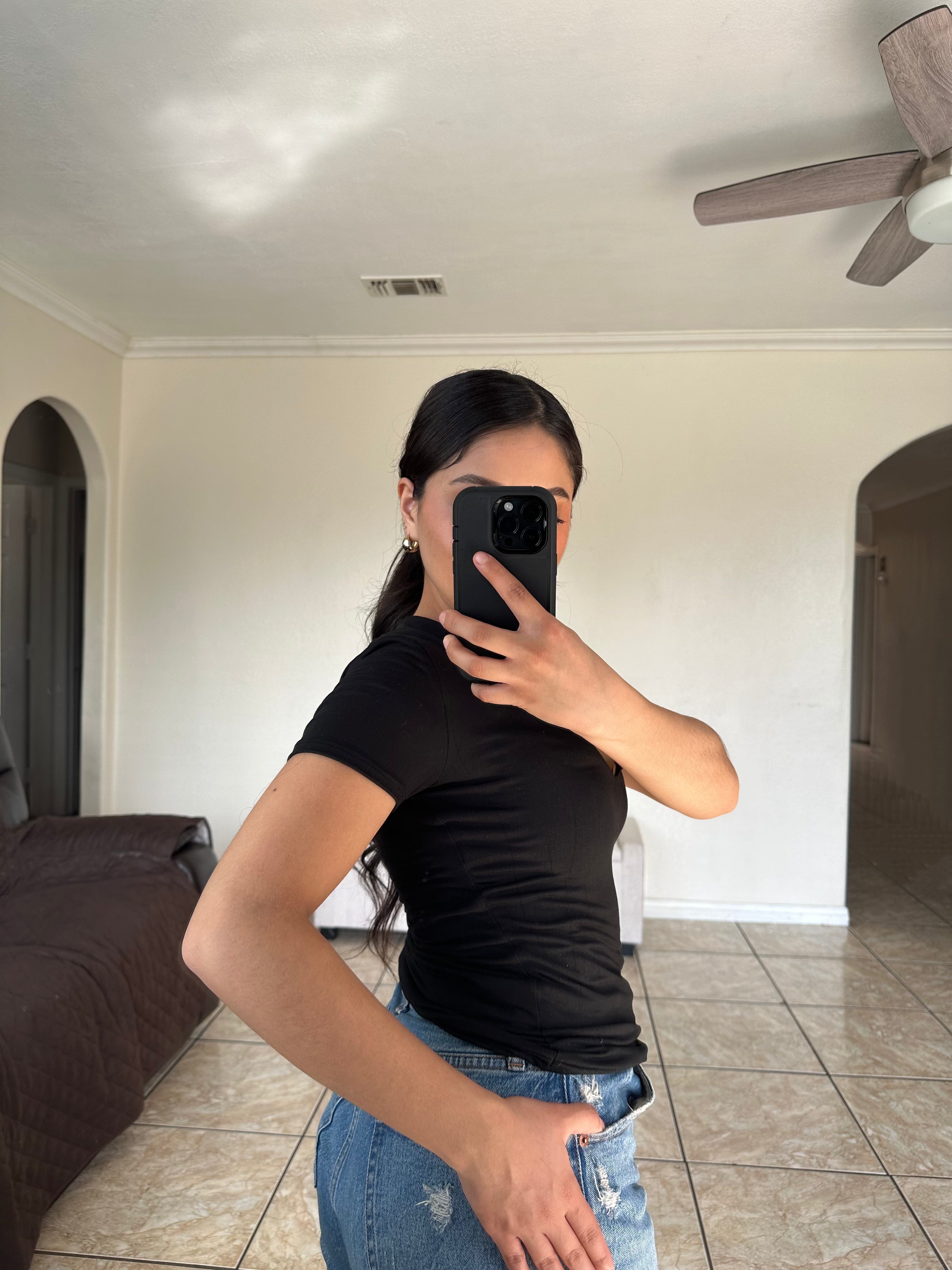 V-Neck Butter Short Sleeve Basic (Onyx)